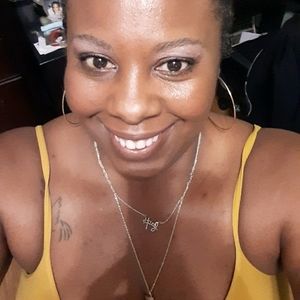 Meet your Posher, Selona